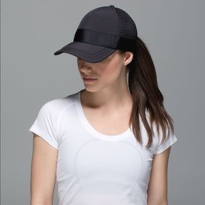 Lululemon black hat